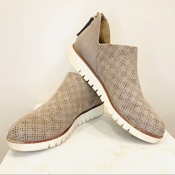 dr scholl's perforated sneaker